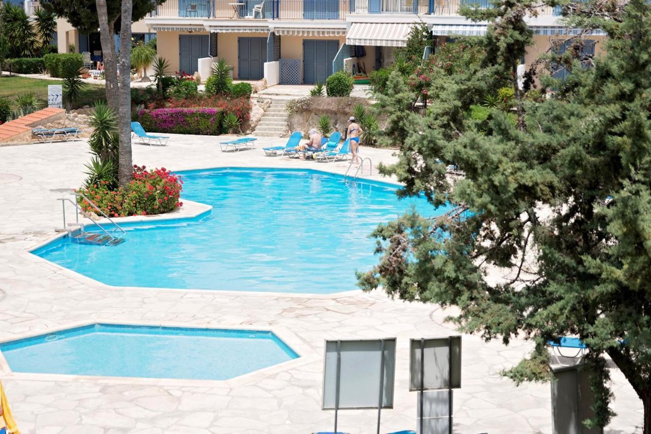 Paradise Gardens With A Large Terrace Paphos Kültér fotó